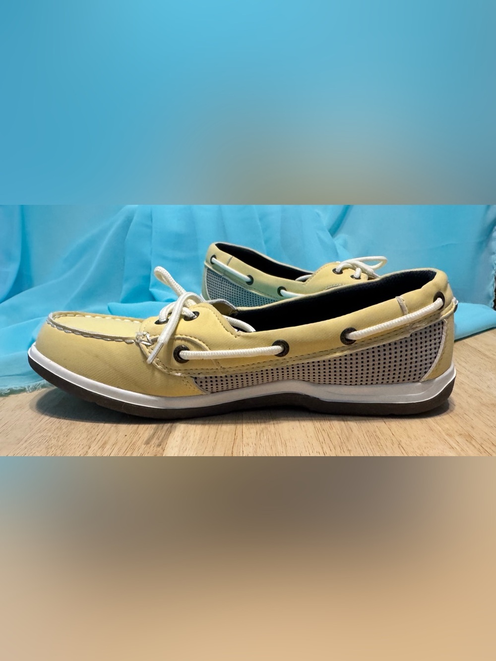 Island Surf Co. Sanibel Women’s Boat Shoes Size 9 Yellow